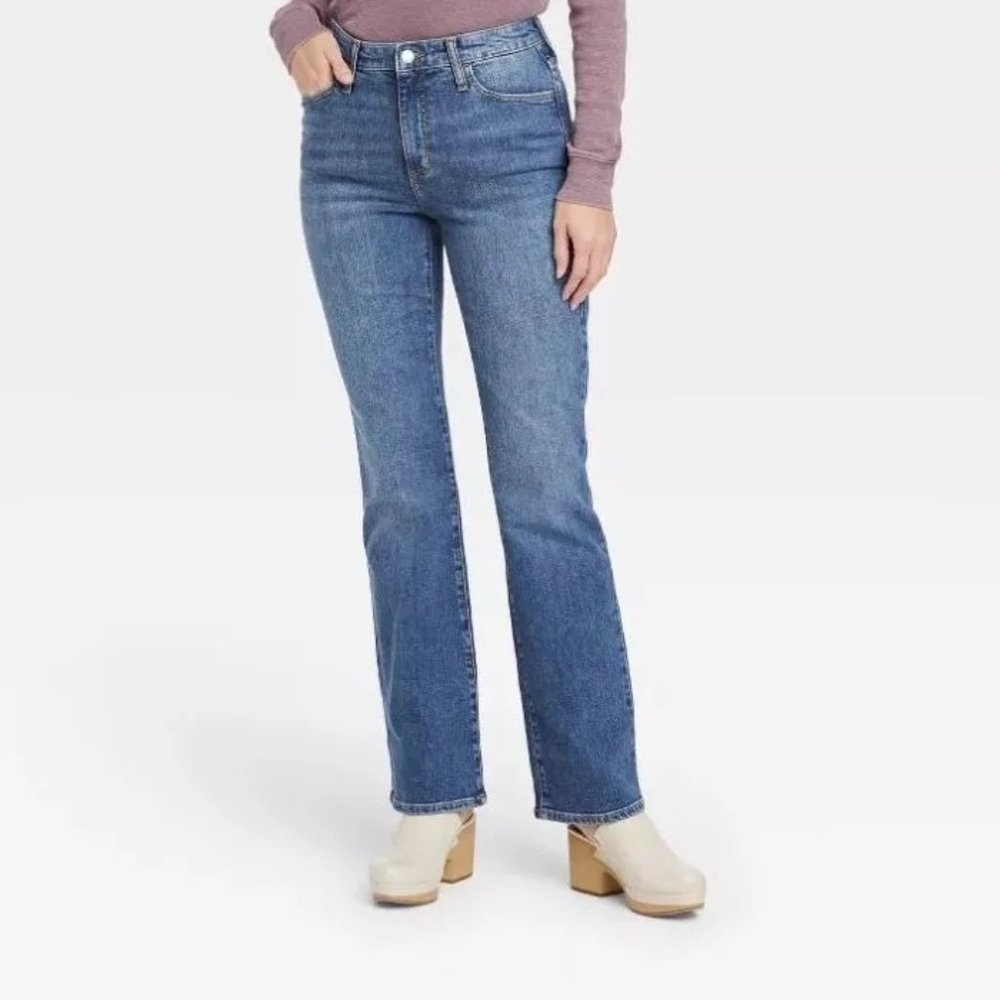NWT Women's High-Rise Vintage Bootcut Jeans - Universal Thread Medium Wash 14